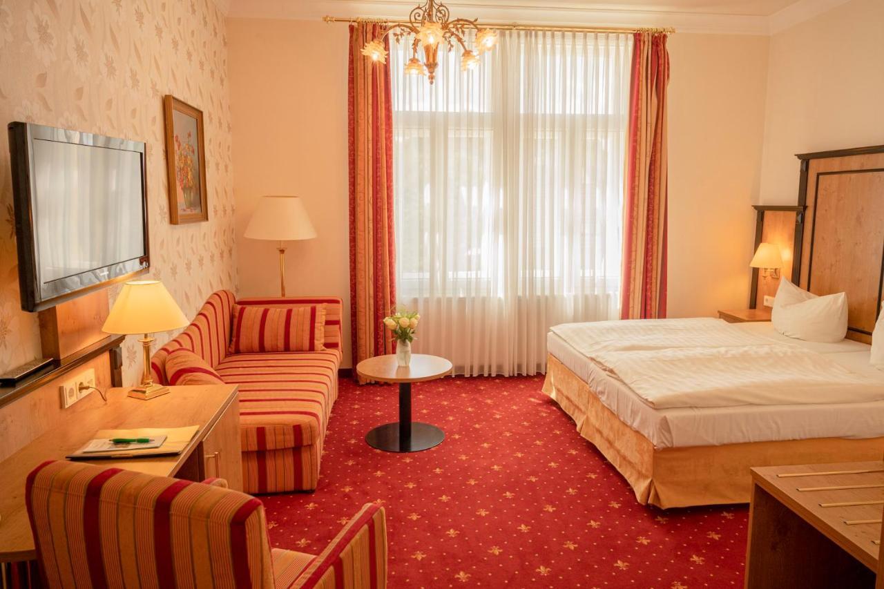 Alte Landratsvilla Hotel Bender Westerburg  Exterior photo